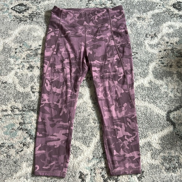 Lululemon Time To Sweat Crop 23" - Picture 1 of 11